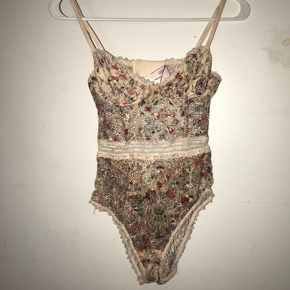 NWOT Victoria’s Secret body suit size small